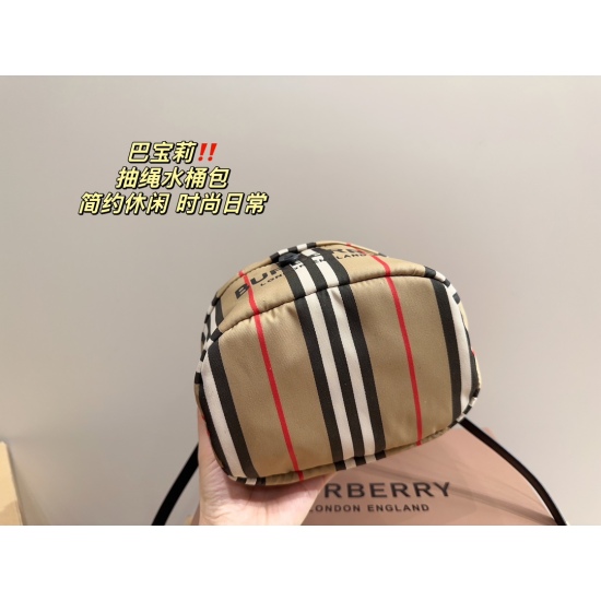 2023.11.17 P175 box matching ⚠️ Size 17.21 Burberry Drawstring Bucket Bag Classic Outlook for the Future Fashion Versatile Upper Body, A and Sassy
