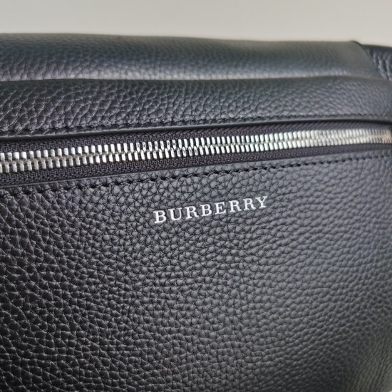 2024.03.09p550 Original Burberry exclusive logo pattern waist bag, inspired by the 90s street style, crafted with exquisite leather material, contrasting patchwork decoration brand exclusive logo embossing. Zipper opening and closing, adjustable clip styl