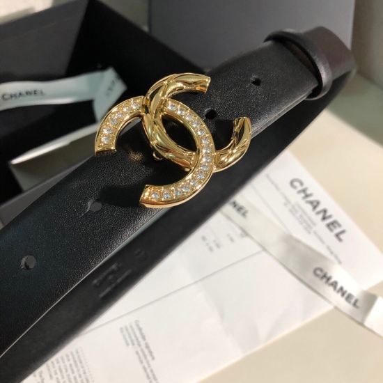 Chanel women's waistband, original single item width 3.0CM, double-sided original calf leather, soft and delicate leather, with a good hand feel. Multiple buckle options, finely crafted. The upper body effect is very good