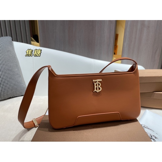 2023.11.17 P195 Gift Box Size 28 15 Burberry Mid Age Underarm Bag, Crossbody Bag! It's too versatile! Whether it's a casual suit or a small skirt paper, it can be paired with a high-quality and textured armpit bag that feels soft to the touch. Love it, th