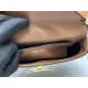 2024.03.12 P770. The new 1BD339 plain grain cowhide single shoulder bag showcases a minimalist design concept through its smooth lines and compact appearance. It is made of outer cowhide/inner sheepskin fabric, equipped with adjustable shoulder straps, an