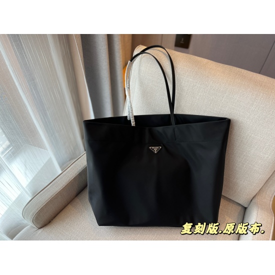 2023.11.06 170 No Box (Reprint) Size: 40 * 35cmprad Tote Bag (Shopping Bag:) Special nylon fabric! Lightweight! Comfortable! Extremely practical! Another timeless shopping bag: