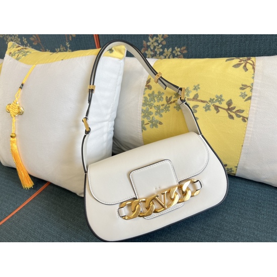 20240316 Original 910 Model: 1080 (large) VLOGO CHAIN calf leather handbag with metal chain and Vlogo Signature design logo- Retro brass distressed effect treatment accessories - magnetic buckle opening and closing - adjustable leather shoulder strap - pr