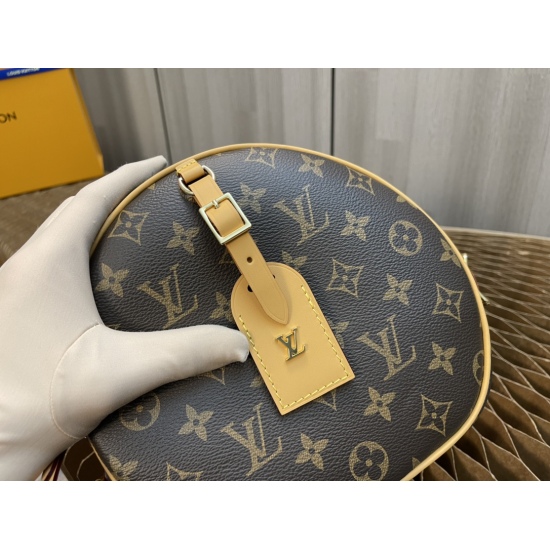 20231125 Internal Price P540 Top of the line Original [Exclusive Background] LV Louis Vuitton M52294 Old Flower [All Steel Hardware] BOITE CHAPEAU SOUPLE Handbag. In the 2018 Autumn/Winter collection, Women's Art Director Nicolas Ghesquire launched the el
