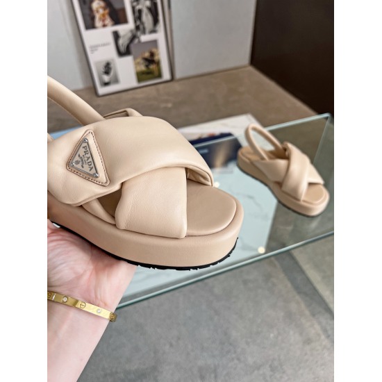 2023.07.07 Prada bread sandals Top new 2023 Muller shoes are particularly convenient to wear, full of love ❤ You don't need to bend down or tie your shoelaces when going out to change shoes. You can wear them in spring, summer, and autumn. This pair of Mu