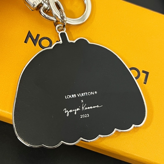 2023.07.11  LV Yayoi Kusama pumpkin key chain pendant in four colors ☀ Louis Vuitton LV Yayoi Kusama pumpkin key chain pendant ☀ The original logo is indeed exquisite and has a great texture