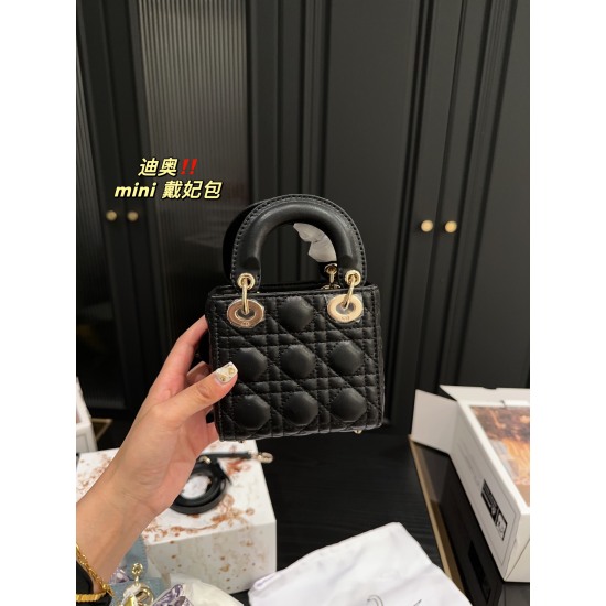 2023.10.07 P220 complete packaging ⚠️ Size 12.11 Dior Super Mini Daifei Bag with Scarf, Star Free Hanger, Versatile, Classic and Exquisite, An Invincible Giant, Cute, and Jimei Charge It