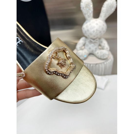 20240403 2074 Fan's new model is launched. Sheepskin lining for feet. 8 colors can be selected for a factory price of 180, with an additional 30 for the leather base. Size 35-43