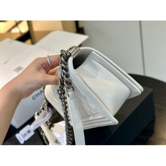 On October 13, 2023, 240 comes with a folding box airplane box size: 25cm Chanel Leboy spicy mom bag ⚠️ High version reshipment of very full leather! High quality caviar!