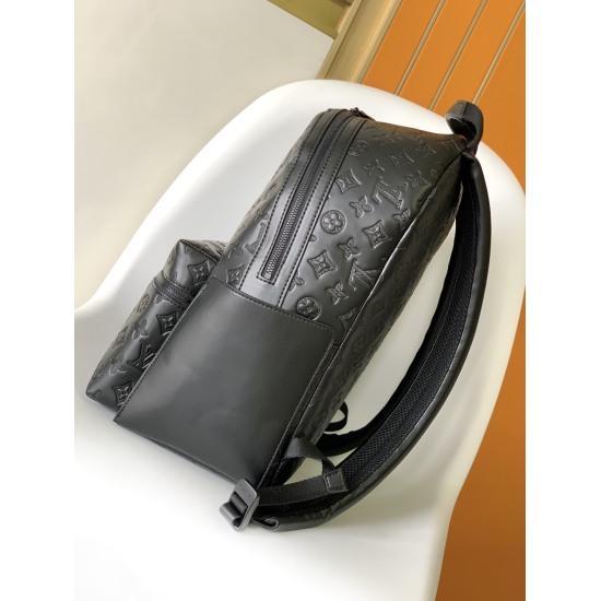 20231126 p700 Top of the line Original Reproduction M46553 Embossed This Discovery Backpack is crafted with Monogram Embossed Cow Leather to create a soft and snug fit, complemented by the calmness of metal parts. The outer bag is easy to retrieve and sto