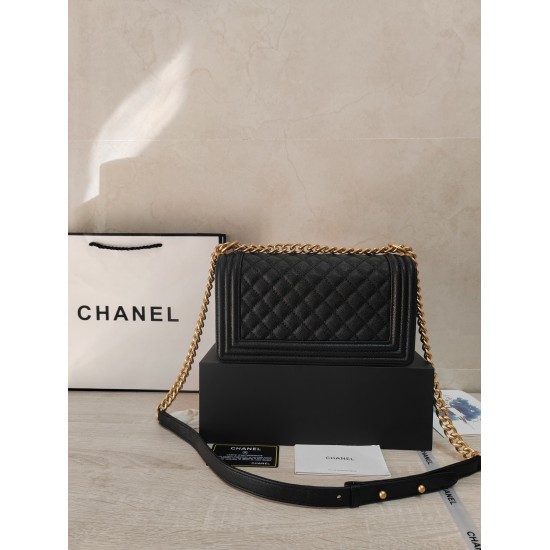 On July 10, 2023, Chanel adopts imported ball patterned cowhide [lightning] with thickened electroplating hardware accessories. The workmanship is comparable to that of the original order, and the bottom can be pinched and rebounded without any marks. It 