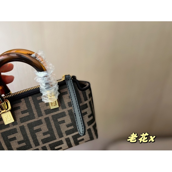 2023.10.26 185 box size: 19 * 13cm Fendi mini new product configuration packaging 〰️ FD score is really practical!!