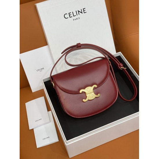 20240315 Full Leather p990 [CL Home] New TEEN BESACE TRIOMPHE Shining Cow Leather Handbag, Made of Imported Cow Leather ➕ Sheepskin lining, crossbody shoulder and back, metal TRIOPHE logo opening and closing, 3 inner zippered pockets ➕ Flat pockets! Model