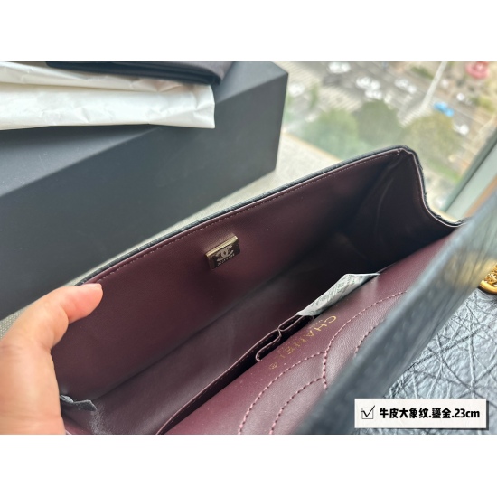 On October 13, 2023, 240 box size: 23 * 14cm (small) Xiaoxiangjia 2.55 classic hardware retro vintage, the most classic and vintage! A very comfortable one! ⚠️ Marble grain cowhide!