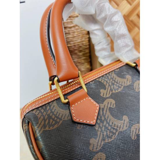 20240315 p760 CELINE | Small logo printed cow leather Boston bag TRIOPHE CANVAS logo print, cow leather edging, fabric lining, zipper lock, 1 main compartment, inner zipper pocket. Leather handle length 8cm Size: 19.5 X 14 X 7 Number: 197582CAS.04LU