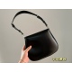 2023.11.06 260 cowhide box size: 25 * 20cmprad underarm bag 22ss hottest item! The design of Prada's underarm bag is very satisfying, and you can feel its beautiful streamline through the pictures, which has a high fashion feel.