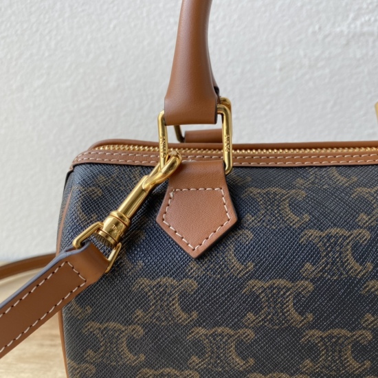 20240315 P770 Original CELINE Small Logo Print Cow Leather Boston Bag TRIOMPHE CANVAS Logo Print, Small Size Not Too Small Upper Body Just Right, Tall and Small Can Handle It~Cow leather edging, fabric lining, zipper lock, 1 main compartment, inner zipper