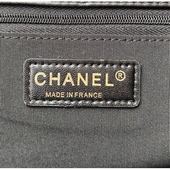 P1050 CHANEL: Model AS3662 # Postman Dual Shoulder Backpack with Ball Pattern Cowhide Patent Leather Two Retro and Fashionable Sizes: 31.5 319cm
