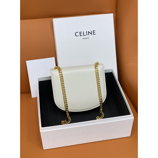 20240315 p1020 [CL Home] New TEEN BESACE TRIOMPHE Brilliant Cow Leather Handbag, Made of Imported Cow Leather ➕ Sheepskin inner lining for crossbody, shoulder and back metal TRIOPHE logo opening and closing, 3 inner zipper pockets ➕ The flat pocket chain 