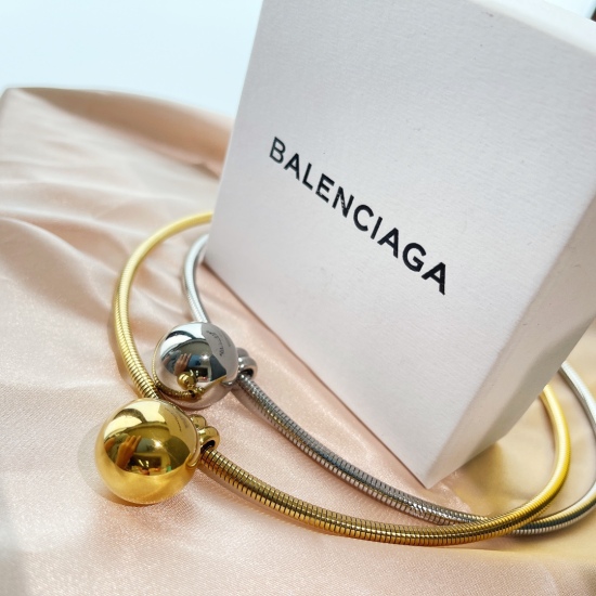 2023.07.11  AA547 Balenciaga Early Spring New Super Sweet Cool Ball Necklace z Customized Brass Material High Sense Pop up All Year round Essential Items Sweet Cool Style Collectors Arrange Oh Platinum Gold Two Color Necklace