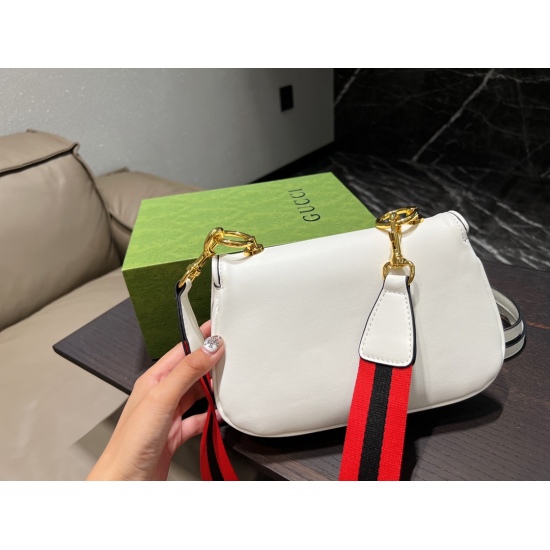 2023.10.03 P180 with folding box ⚠ The size 22.13 Kuqi circular interlocking double G crossbody bag Gucci Blondie has too much texture and is gripped by the full retro feeling