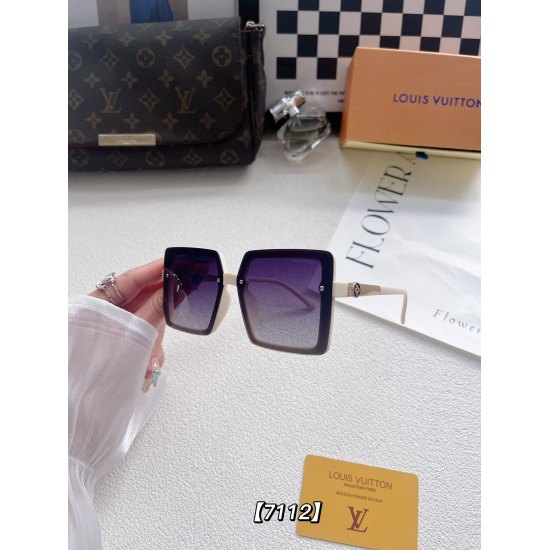 20240330 Brand: LV (with or without logo light board) Model: 7112 # Description: Women's polarized sunglasses: Classic four leaf clover element retro style live broadcast style