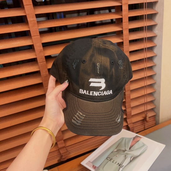 The official website is re-engraved one-to-one version, the head circumference of the washed retro baseball cap can be adjusted~