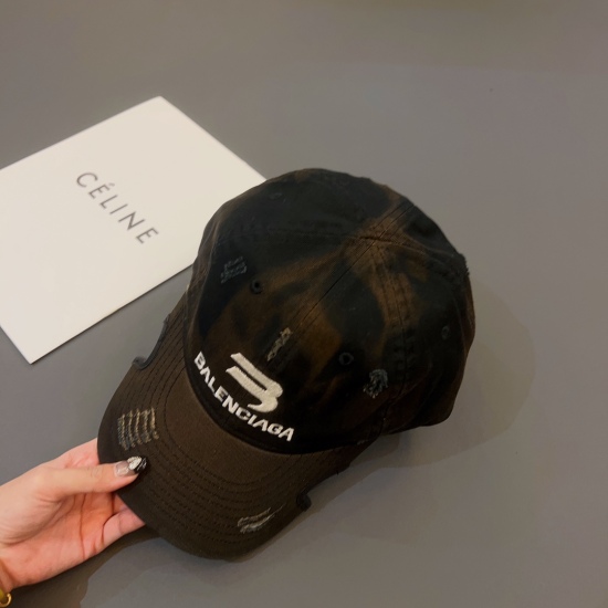 The official website is re-engraved one-to-one version, the head circumference of the washed retro baseball cap can be adjusted~