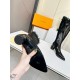 2023.04.26 Pointed mesh boots
